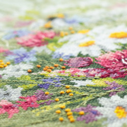 Cross stitch kit  Daisies and Clover 40 x 30 cm 510-225