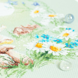 Cross stitch kit  Meadow Stories. Snail 26 x 26 cm 510-352