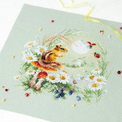 Cross stitch kit  Meadow Stories. Chipmunk 26 x 26 cm 510-353