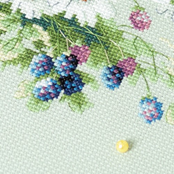 Cross stitch kit  Meadow Stories. Chipmunk 26 x 26 cm 510-353