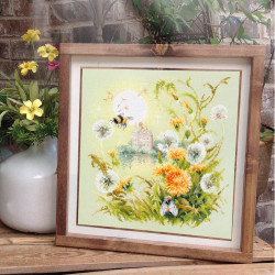 Cross stitch kit  Meadow Stories. Bumblebee 26 x 26 cm 510-354