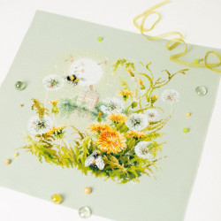 Cross stitch kit  Meadow Stories. Bumblebee 26 x 26 cm 510-354