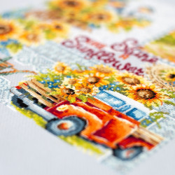 Cross stitch kit  Shine like a Sunflower! 26 x 26 cm 540-704