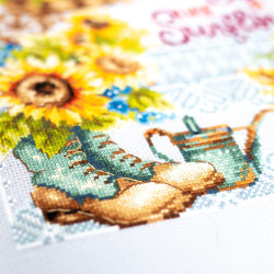 Cross stitch kit  Shine like a Sunflower! 26 x 26 cm 540-704