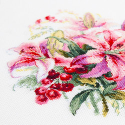 Cross stitch kit  Pink Lilies 18 x 18 cm 70-06