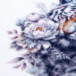 Cross stitch kit  The White Tiger 24 x 26 cm 70-14