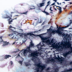 Cross stitch kit  The White Tiger 24 x 26 cm 70-14
