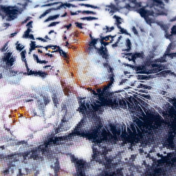 Cross stitch kit  The White Tiger 24 x 26 cm 70-14
