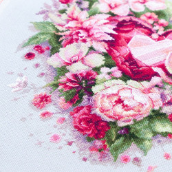 Cross stitch kit  Blooming Heart 27 x 28 cm 70-15