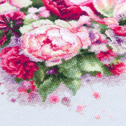 Cross stitch kit  Blooming Heart 27 x 28 cm 70-15