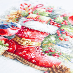 Cross stitch kit  A Cherished Tradition 27 x 27 cm 70-40