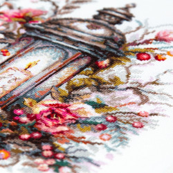 Cross stitch kit  Lantern in Bloom 26 x 26 cm 70-44