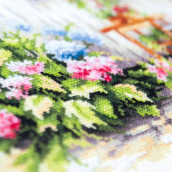 Cross stitch kit  Quiet Happiness 26 x 26 cm 70-47