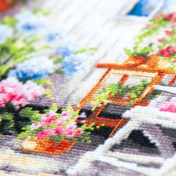 Cross stitch kit  Quiet Happiness 26 x 26 cm 70-47