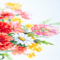 Cross stitch kit  Wildflowers 26 x 26 cm 70-58
